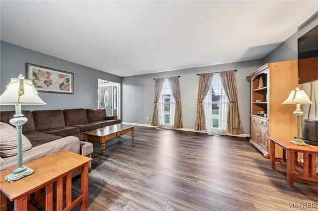 $384,000 | 6023 Shoreham Drive, Hamburg, NY 14085