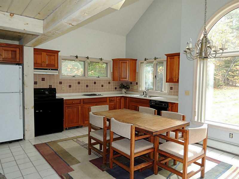 56 Riverlocks Road Kennebunk, ME 04043 - Photo 4 of 20 Kitchen.