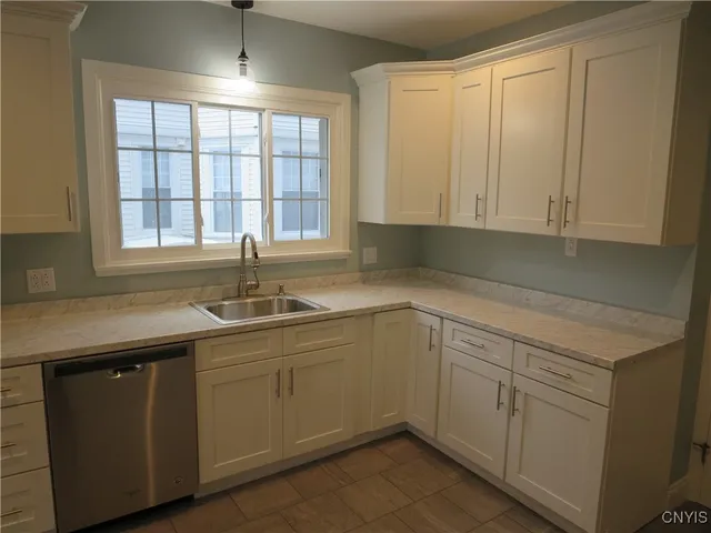 $1,800 | 1725 James Street, Unit 1, Syracuse, NY 13206