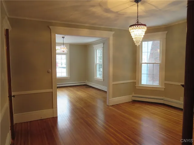 $1,800 | 1725 James Street, Unit 1, Syracuse, NY 13206