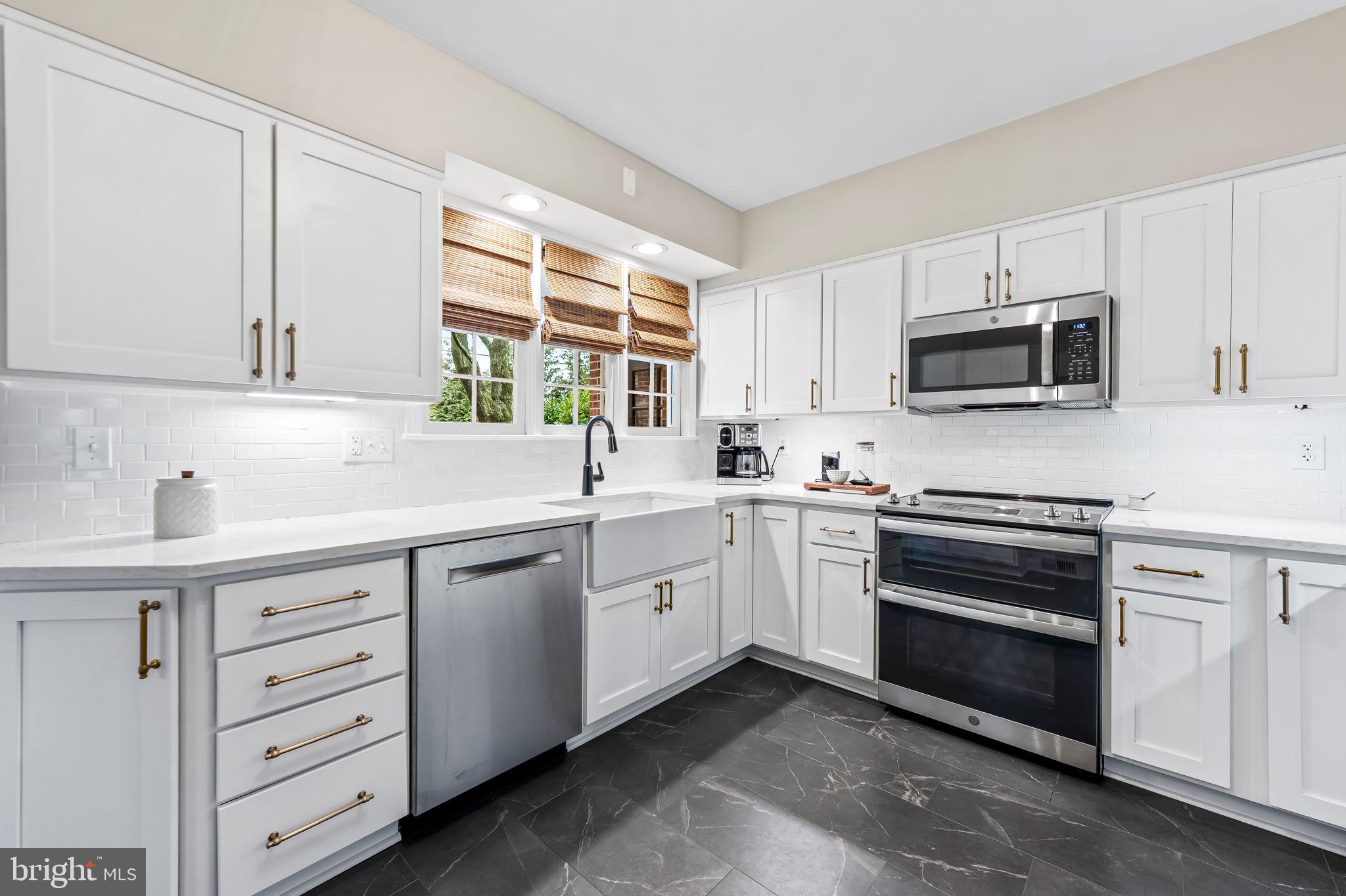 103 St Dunstans Road Baltimore, MD 21212 - Photo 15 of 61