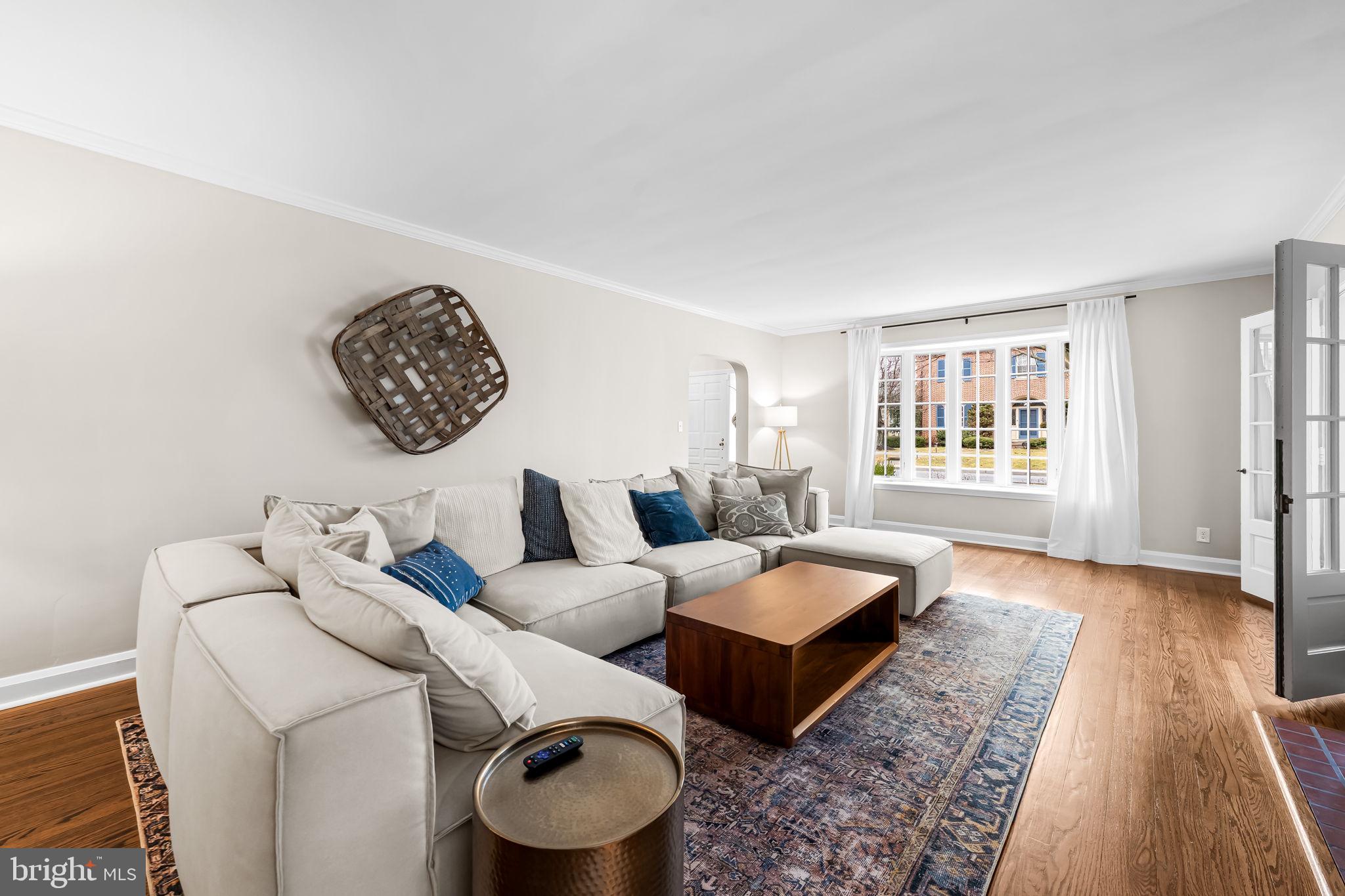 103 St Dunstans Road Baltimore, MD 21212 - Photo 5 of 61