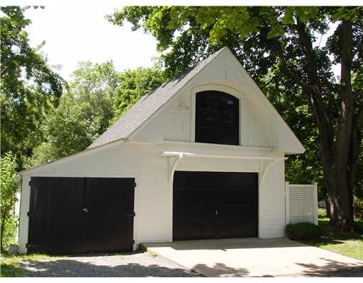 1093 East Shore Road Jamestown, RI 02835 - Photo 11 of 12 Stable/Barn.
