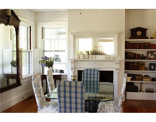1093 East Shore Road Jamestown, RI 02835 - Photo 7 of 12 Dining Room.