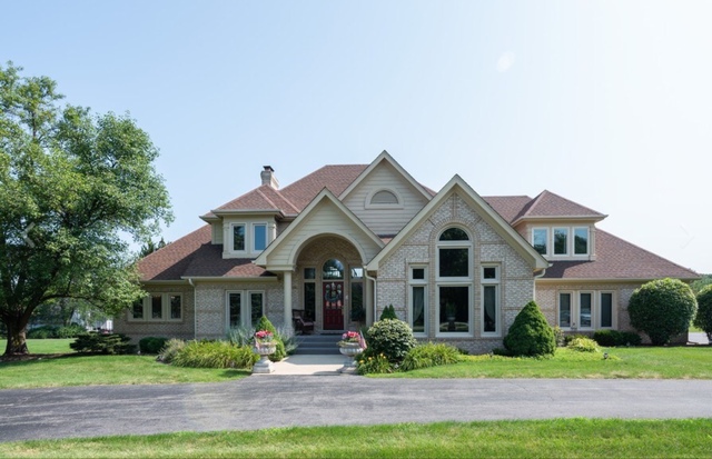 37W654 Grey Barn Road St. Charles, IL 60175 - Photo 2 of 29