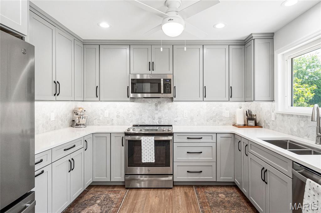 1054 Columbard Drive Ballwin, MO 63021 - Photo 18 of 47