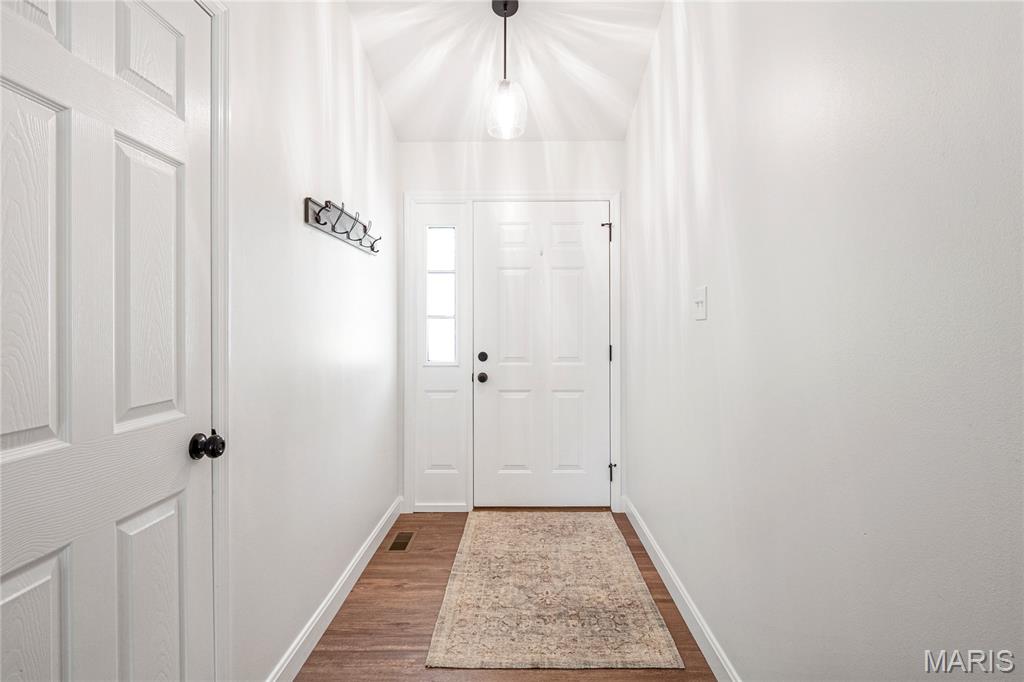 1054 Columbard Drive Ballwin, MO 63021 - Photo 6 of 47