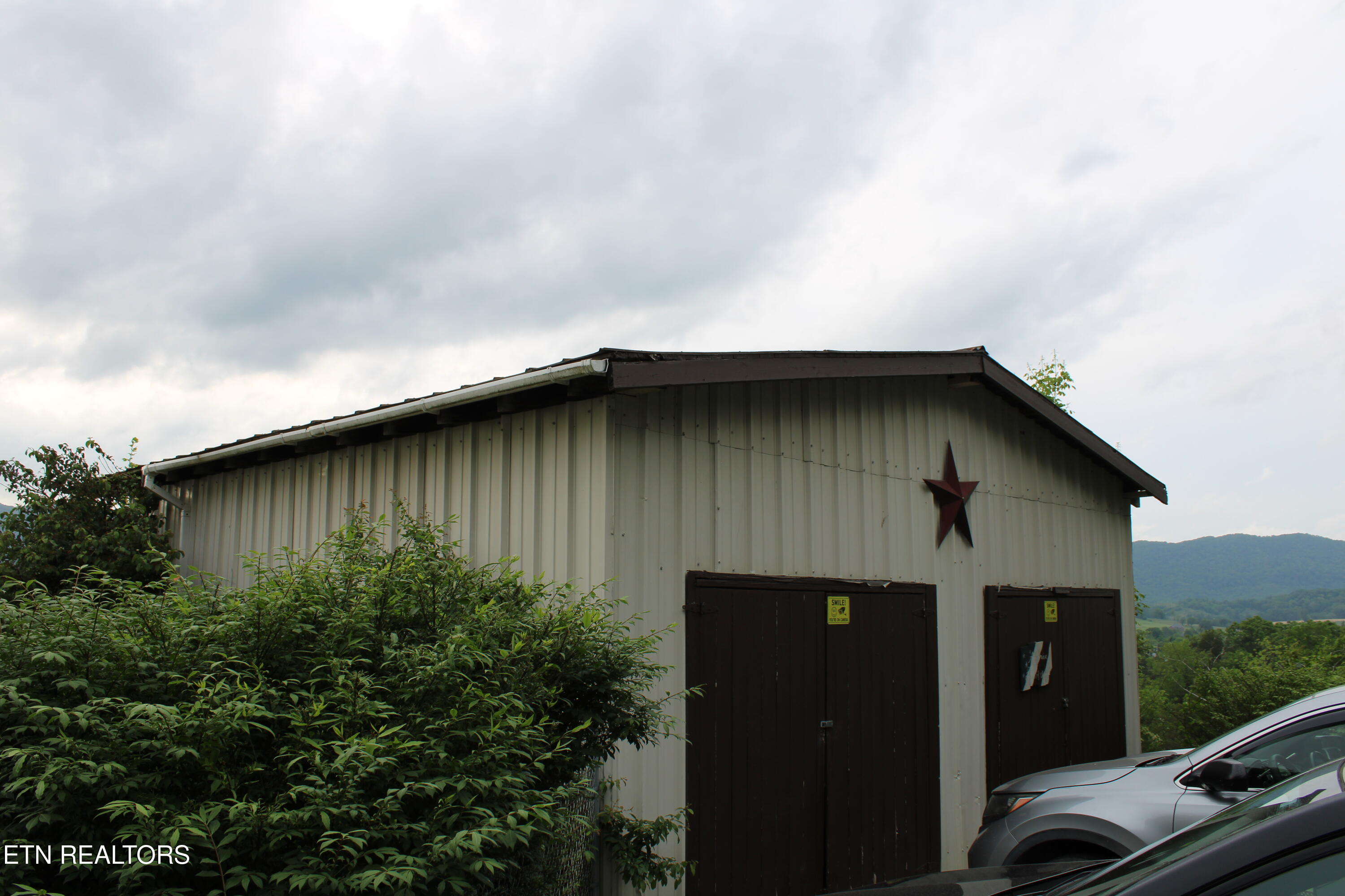 164 Back Valley Road Speedwell, TN 37870 - Photo 3 of 23 IMG_1815