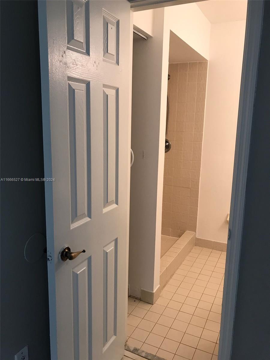 459 Northeast 210th Cir Terrace, Unit 20117 Miami, FL 33179 - Photo 28 of 33