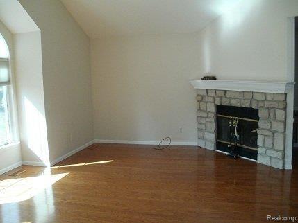 7127 East Pierson Road Davison, MI 48423 - Photo 6 of 23 Great room fireplace.JPG