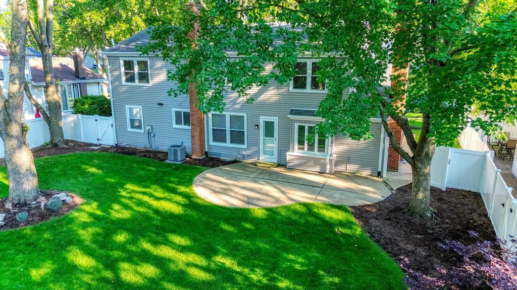 1249 Stonegate Road Naperville, IL 60540 - Photo 45 of 49