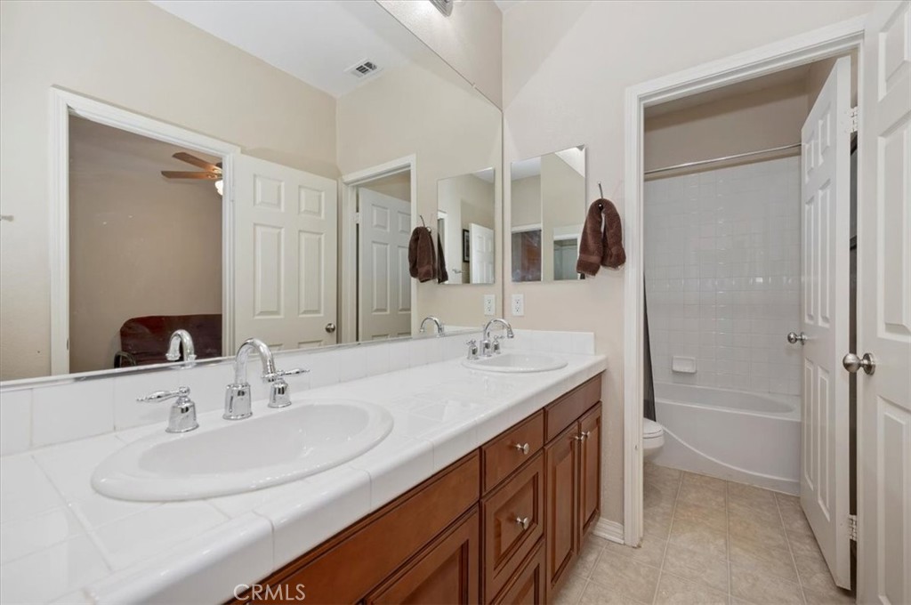19662 Shadowbrook Way Riverside, CA 92508 - Photo 29 of 55 Bathroom 3