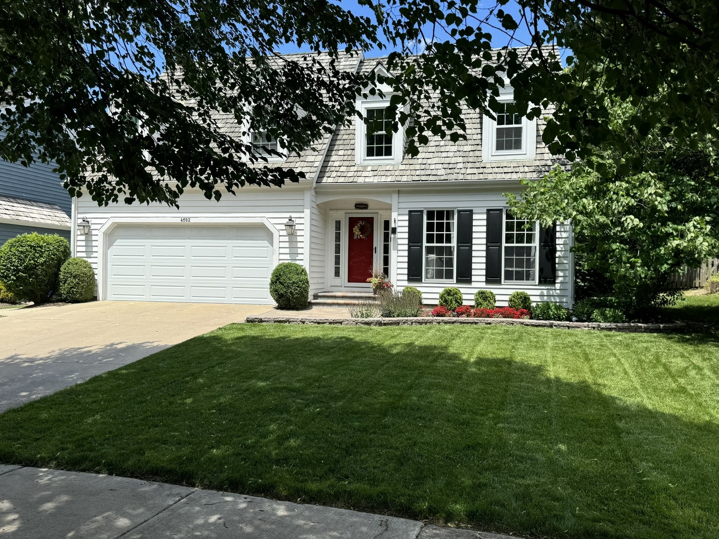 4682 Middle Road Gurnee, IL 60031 - Photo 4 of 4 a view of a house with backyard and porch