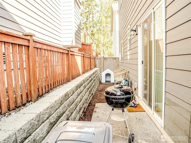 $809,000 | 2704 South 120th Place, Seattle, WA 98168