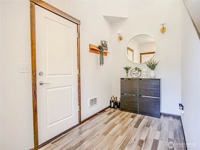 $809,000 | 2704 South 120th Place, Seattle, WA 98168