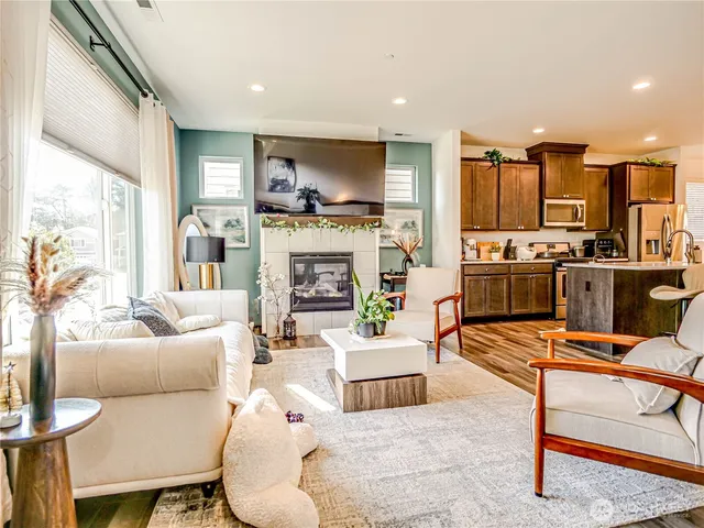 $809,000 | 2704 South 120th Place, Seattle, WA 98168