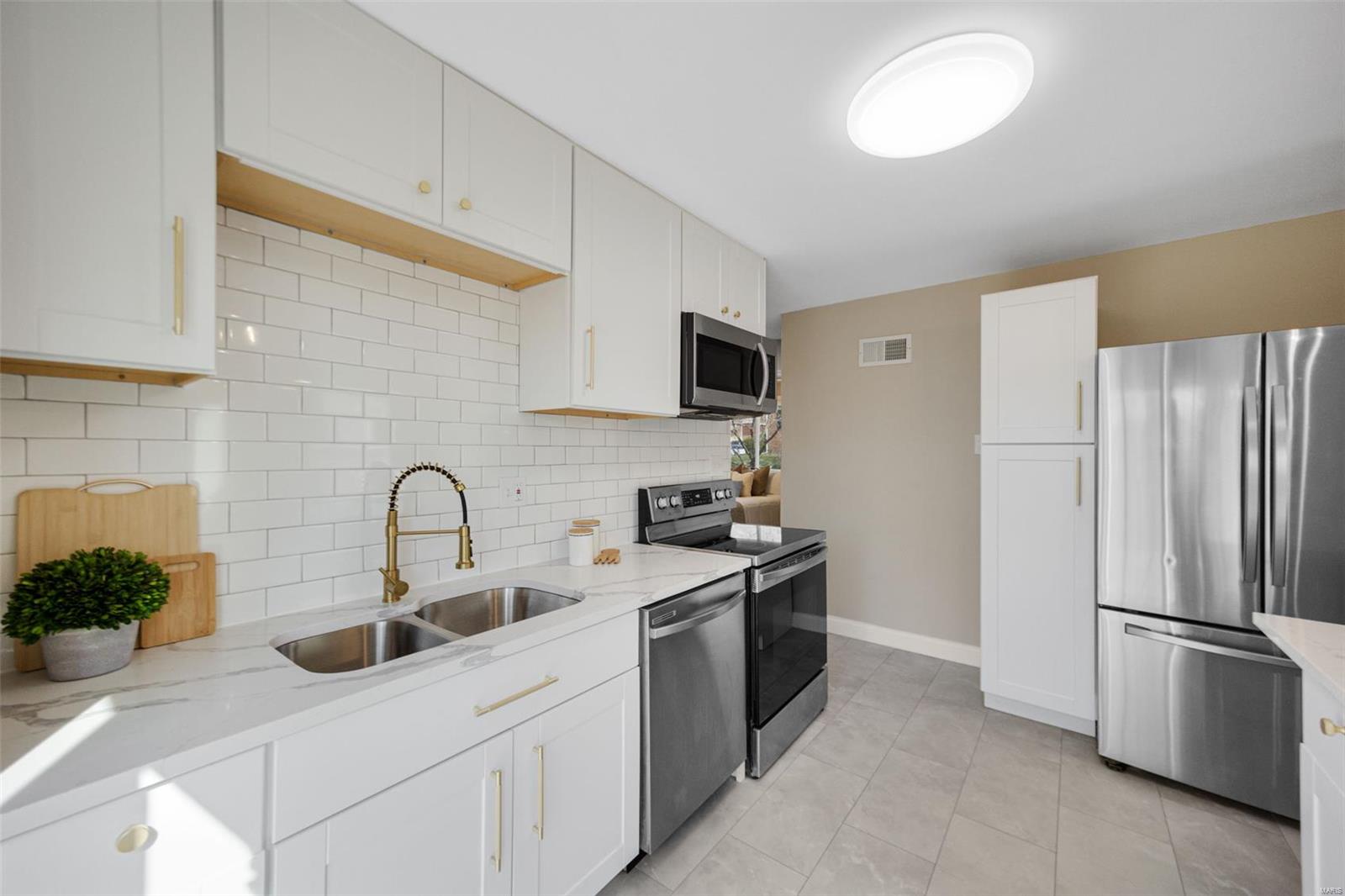 8666 Belhaven Drive St. Louis, MO 63114 - Photo 13 of 42