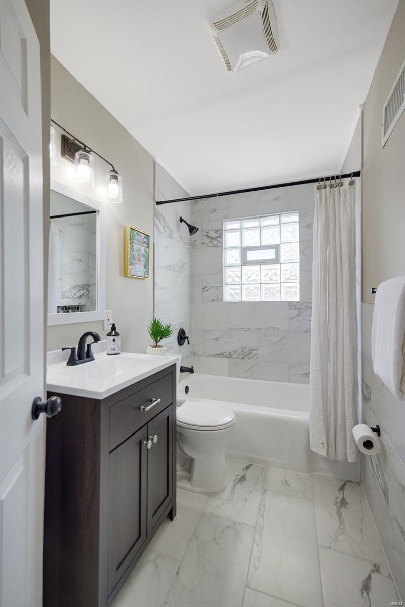 8666 Belhaven Drive St. Louis, MO 63114 - Photo 18 of 42