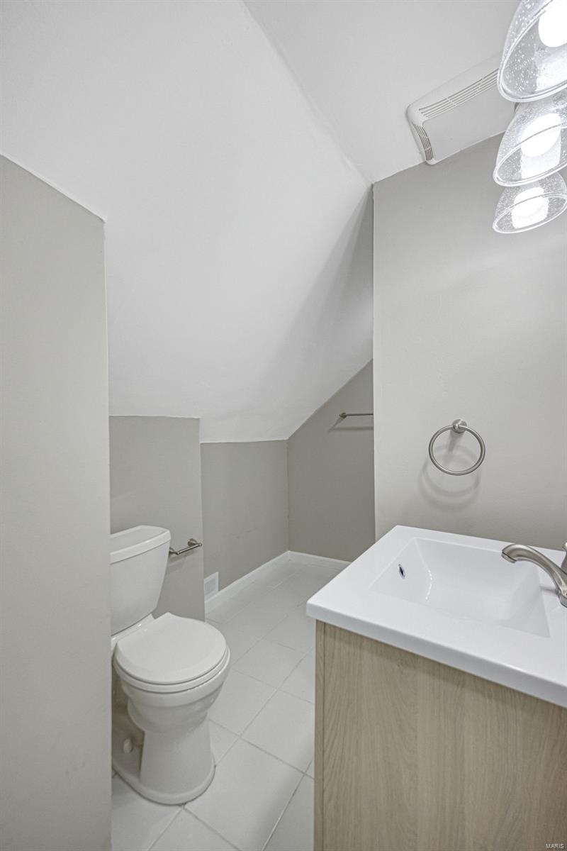 8666 Belhaven Drive St. Louis, MO 63114 - Photo 20 of 42