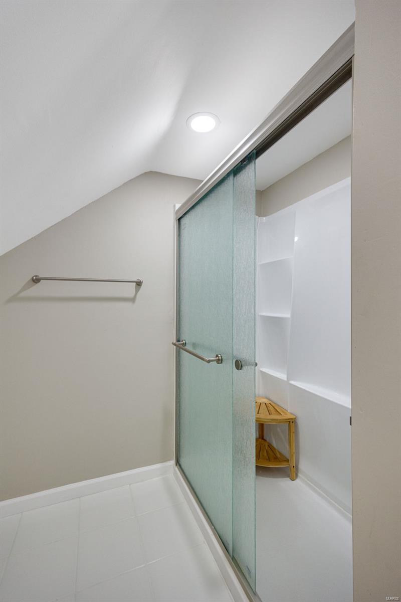 8666 Belhaven Drive St. Louis, MO 63114 - Photo 21 of 42