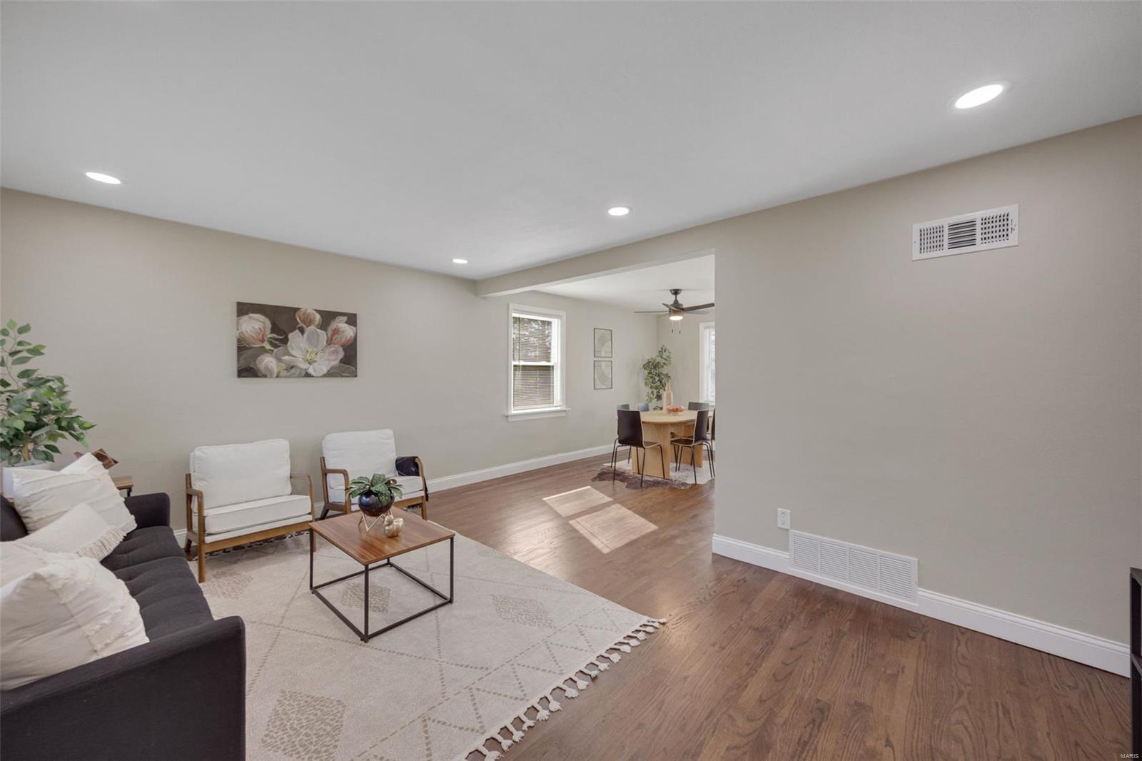 8666 Belhaven Drive St. Louis, MO 63114 - Photo 5 of 42