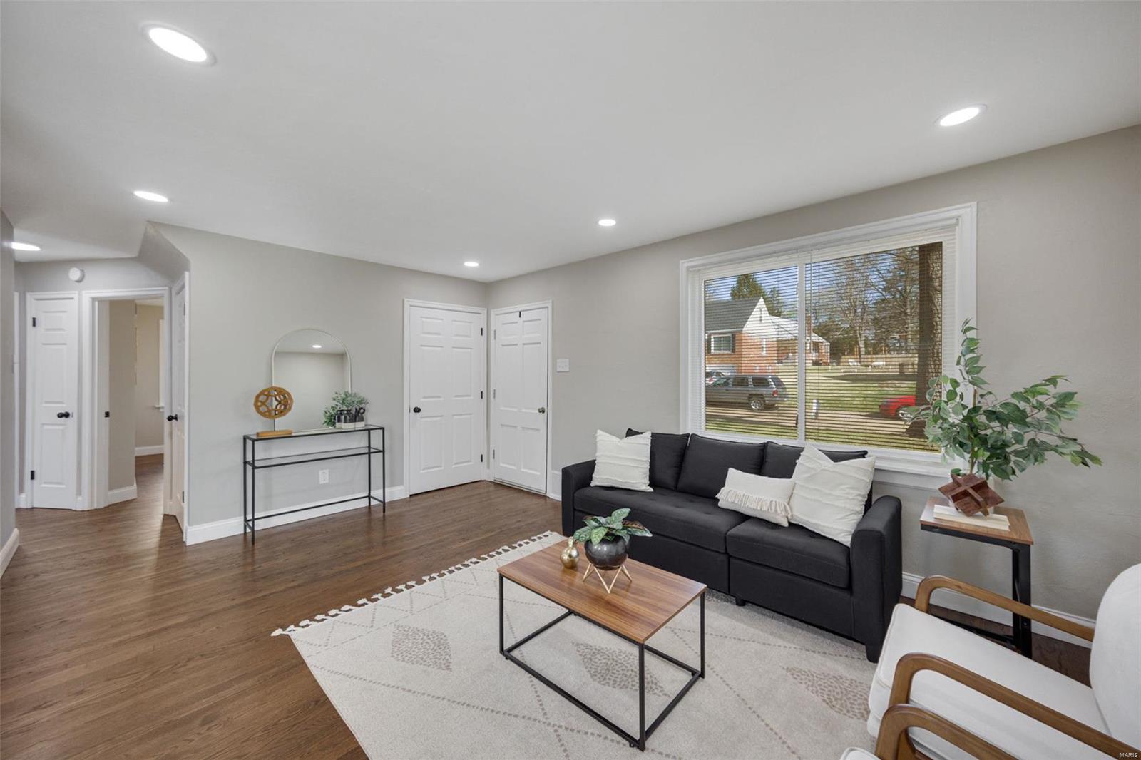 8666 Belhaven Drive St. Louis, MO 63114 - Photo 6 of 42