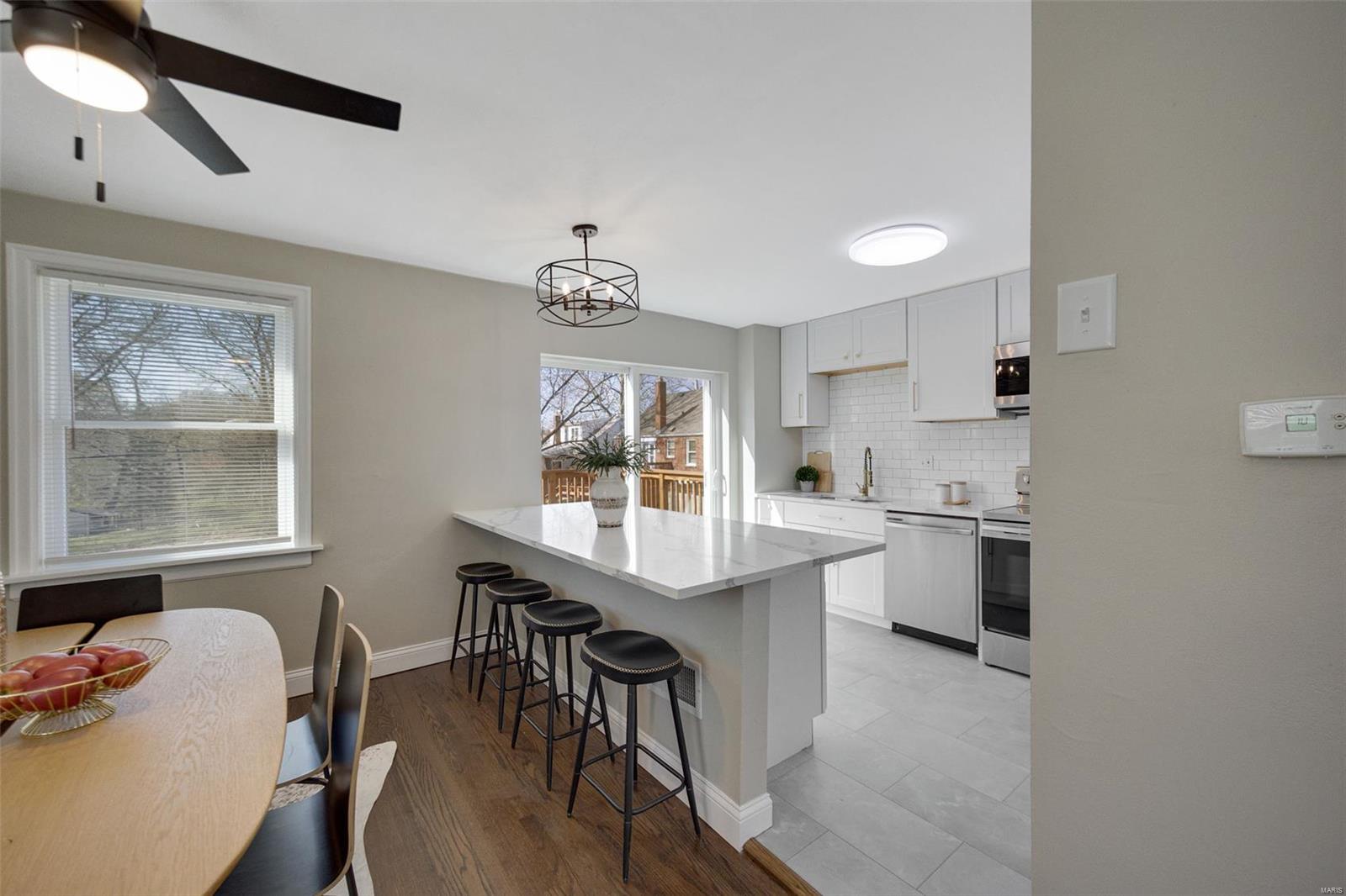 8666 Belhaven Drive St. Louis, MO 63114 - Photo 10 of 42