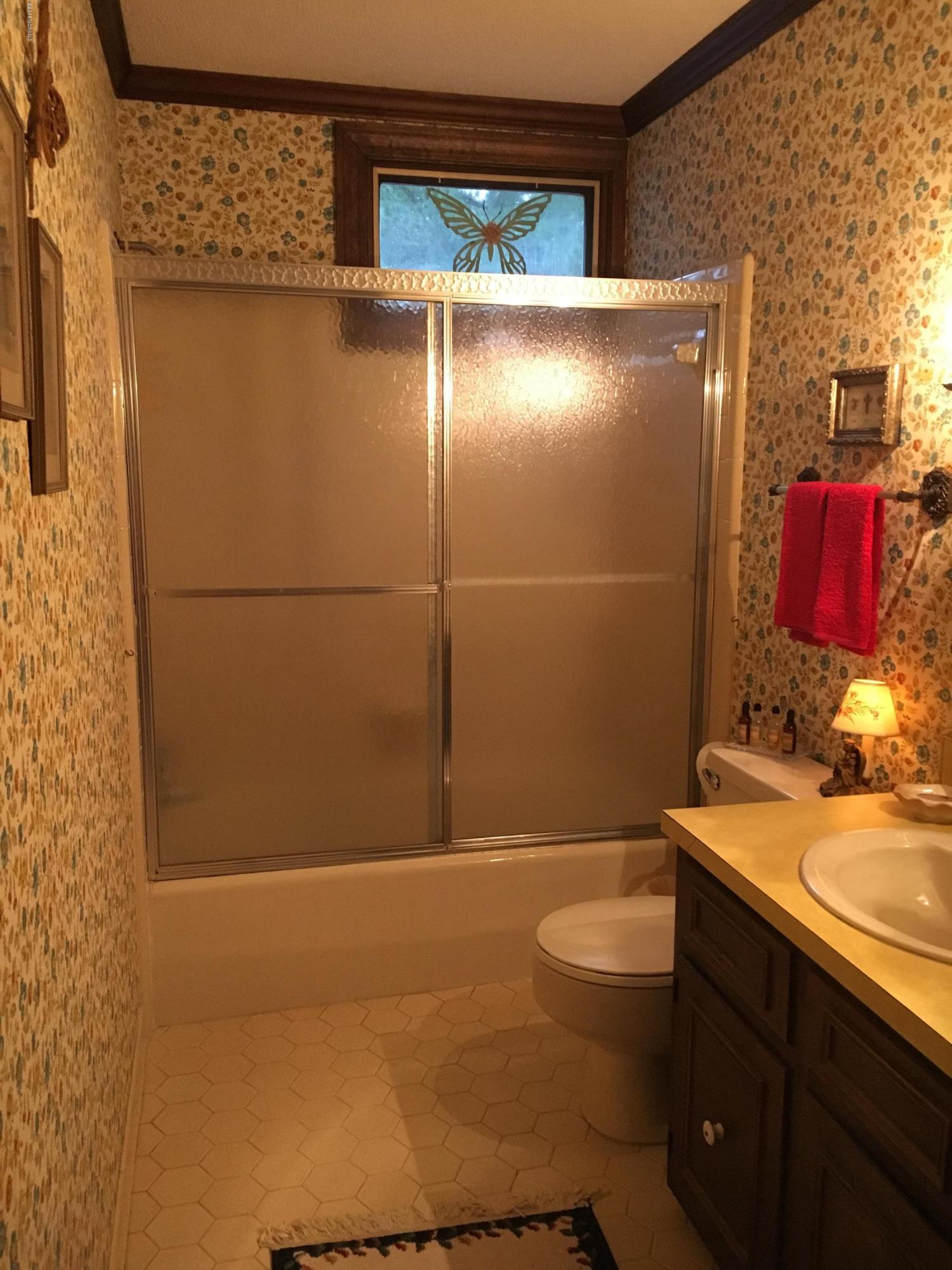 1314 Foster Road Grimesland, NC 27837 - Photo 23 of 36 22Hall Bath