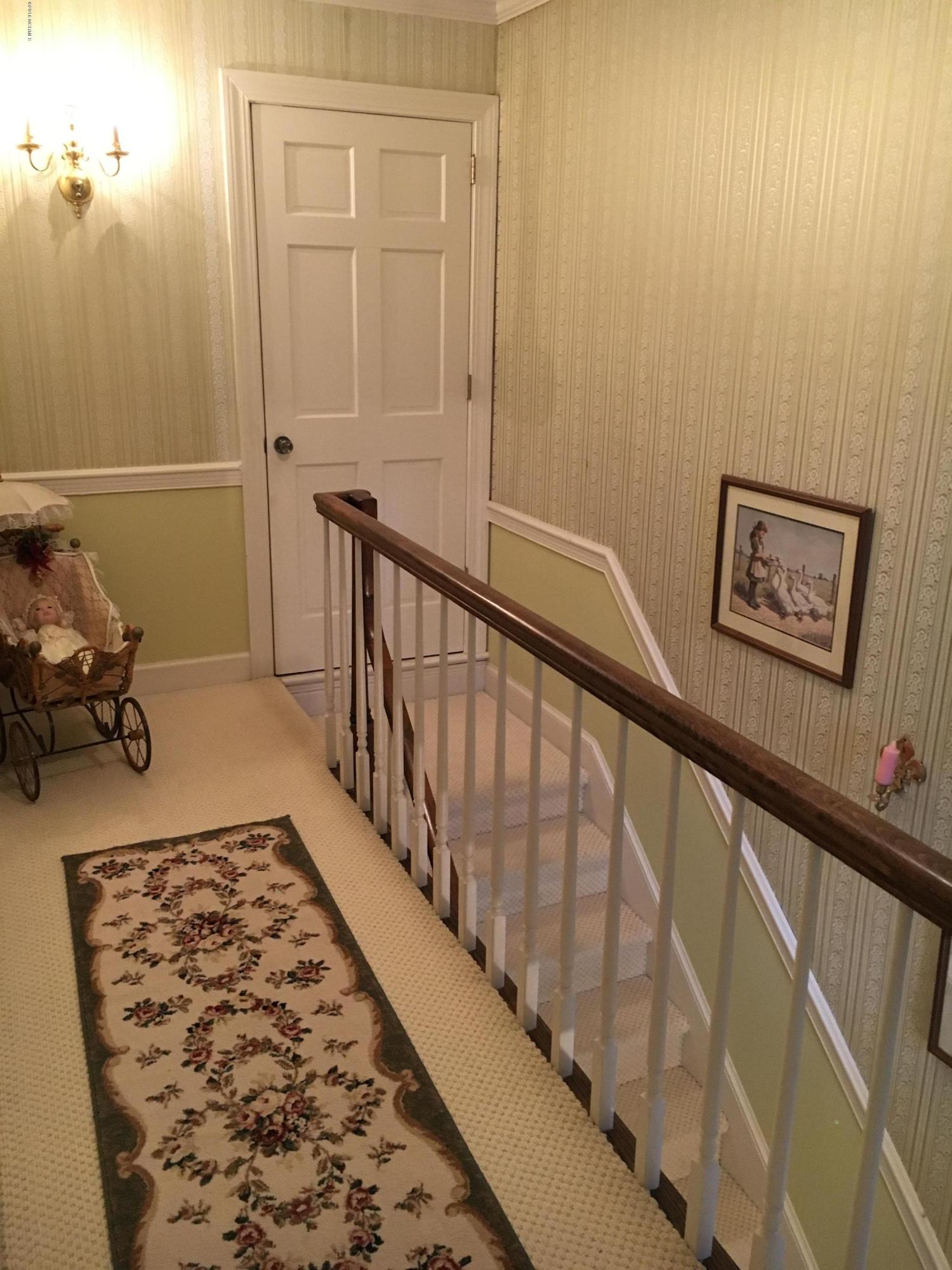 1314 Foster Road Grimesland, NC 27837 - Photo 25 of 36 24Upstairs Hall