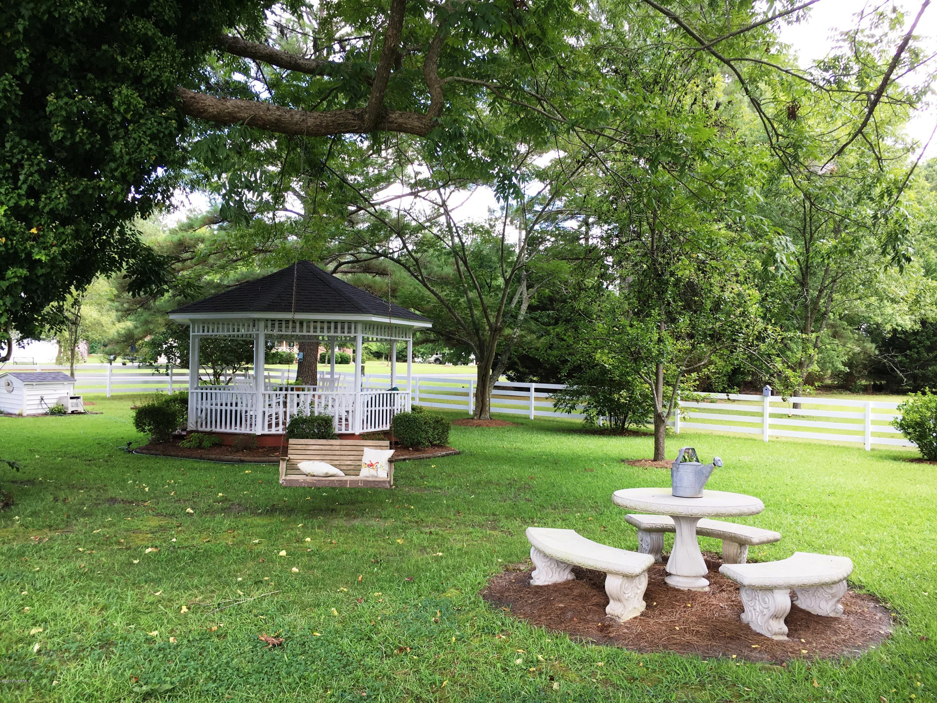 1314 Foster Road Grimesland, NC 27837 - Photo 30 of 36 28Gazebo