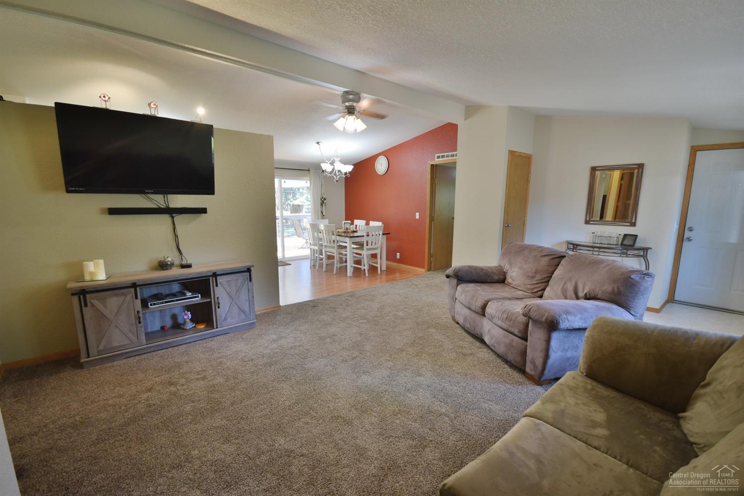 60035 Hopi Road Bend, OR 97702 - Photo 6 of 25 Additional Photo