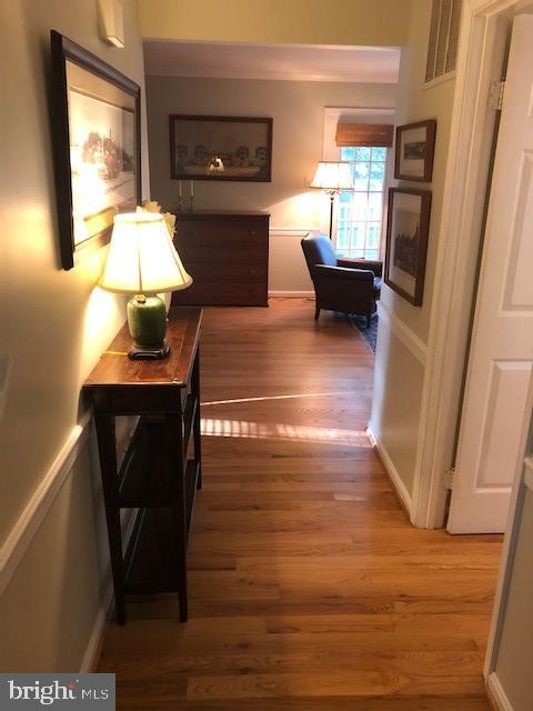 2056 Cobblestone Lane Reston, VA 20191 - Photo 2 of 11 Warmth at welcome