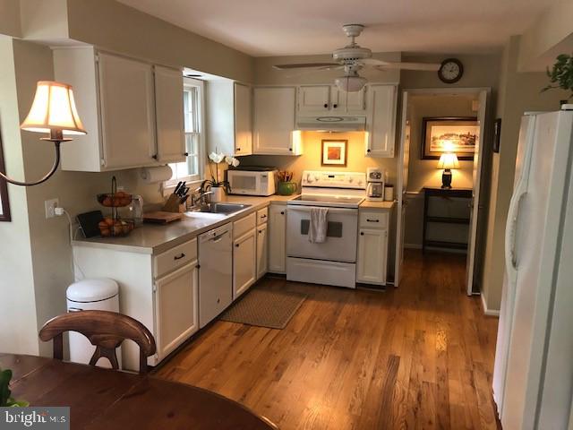 2056 Cobblestone Lane Reston, VA 20191 - Photo 4 of 11 Warmth and efficiency