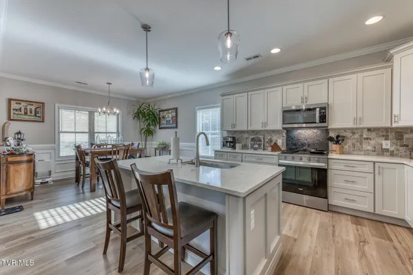 $499,500 | 120 Ervin Loop, Erwin, TN 37650