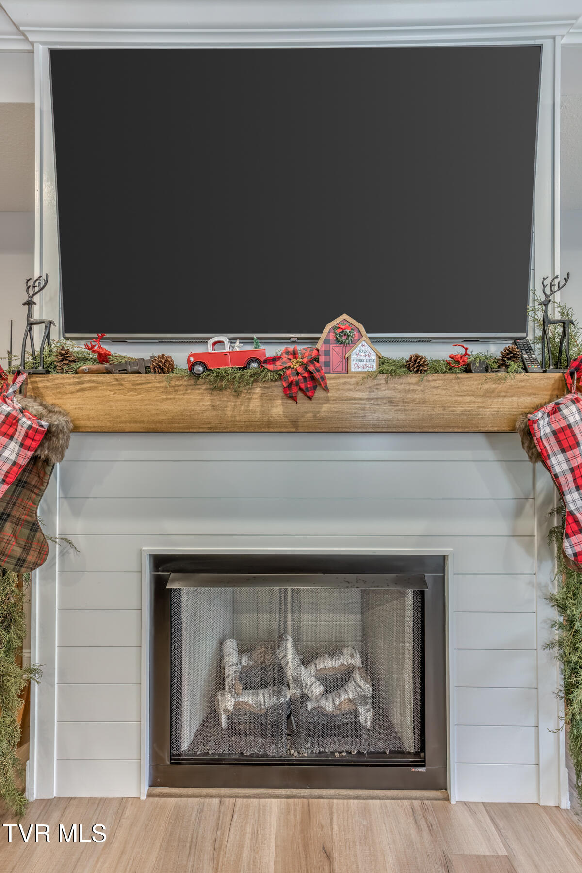 120 Ervin Loop Erwin, TN 37650 - Photo 9 of 49 120 Ervin Loop-9