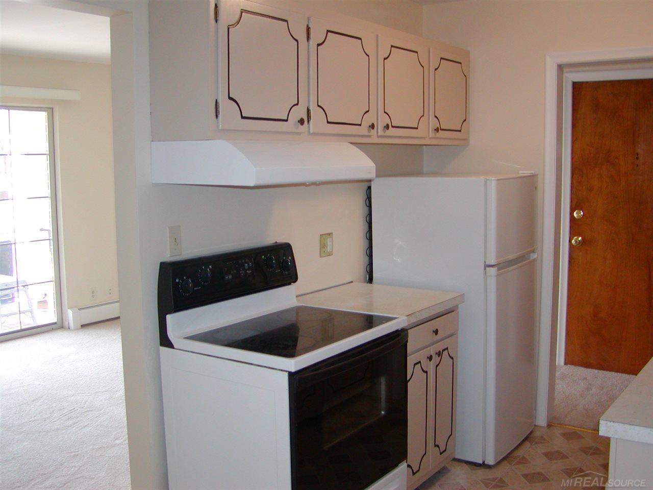 23321 Kelly Road, Unit 7 Eastpointe, MI 48021 - Photo 4 of 14