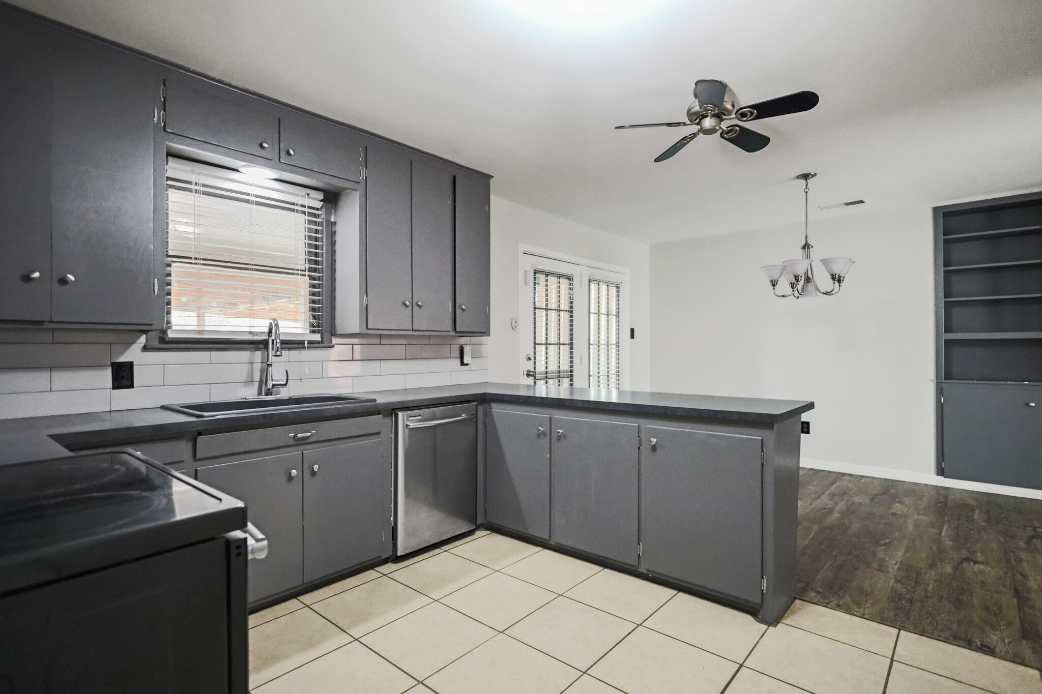 2826 58th Street Lubbock, TX 79413 - Photo 14 of 57 IMG_8989