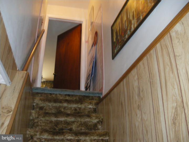 992 Grant Road Folcroft, PA 19032 - Photo 11 of 25 Hallway