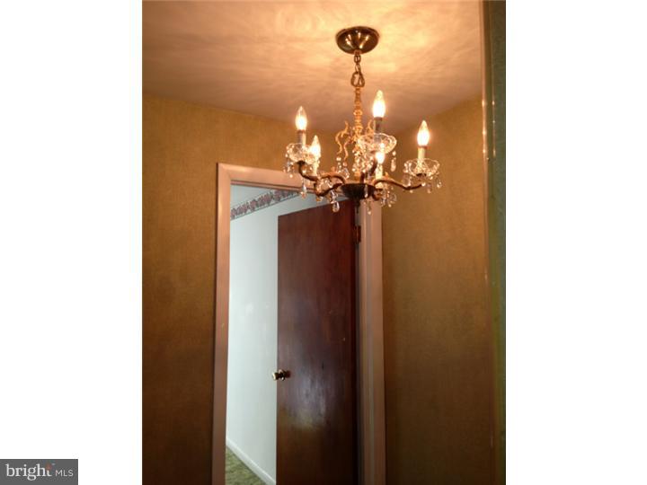 992 Grant Road Folcroft, PA 19032 - Photo 15 of 25 Hallway