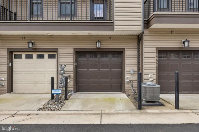 $555,000 | 43361 Radford Divide Terrace, Ashburn, VA 20148