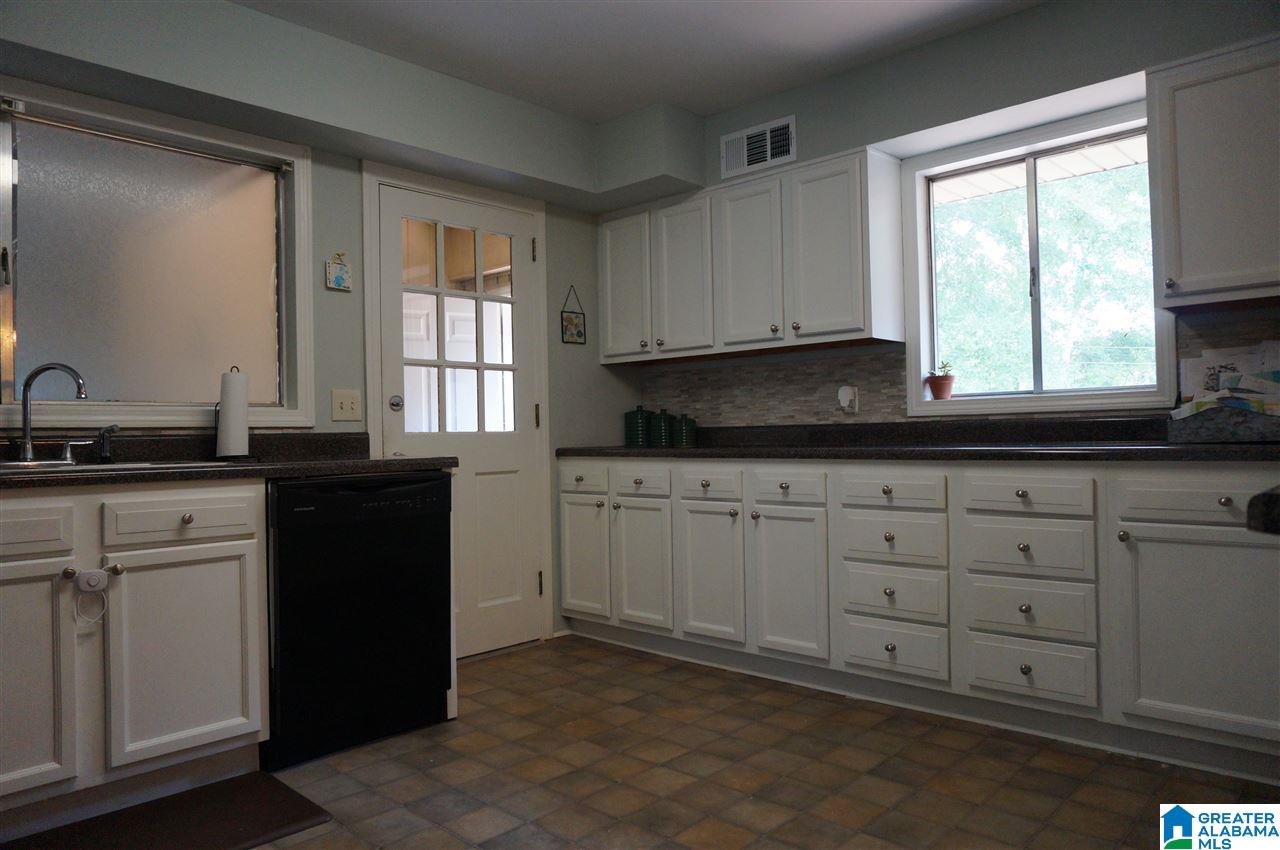 810 Pinecrest Road Sylacauga, AL 35150 - Photo 8 of 23