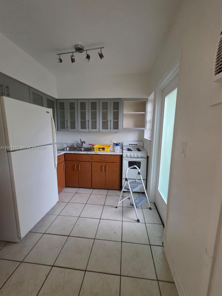 8024 Harding Avenue, Unit 1 Miami Beach, FL 33141 - Photo 3 of 51