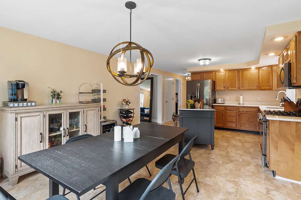 8 Bennetts Crossing Ayer, MA 01432 - Photo 11 of 36 Gallery Image 11