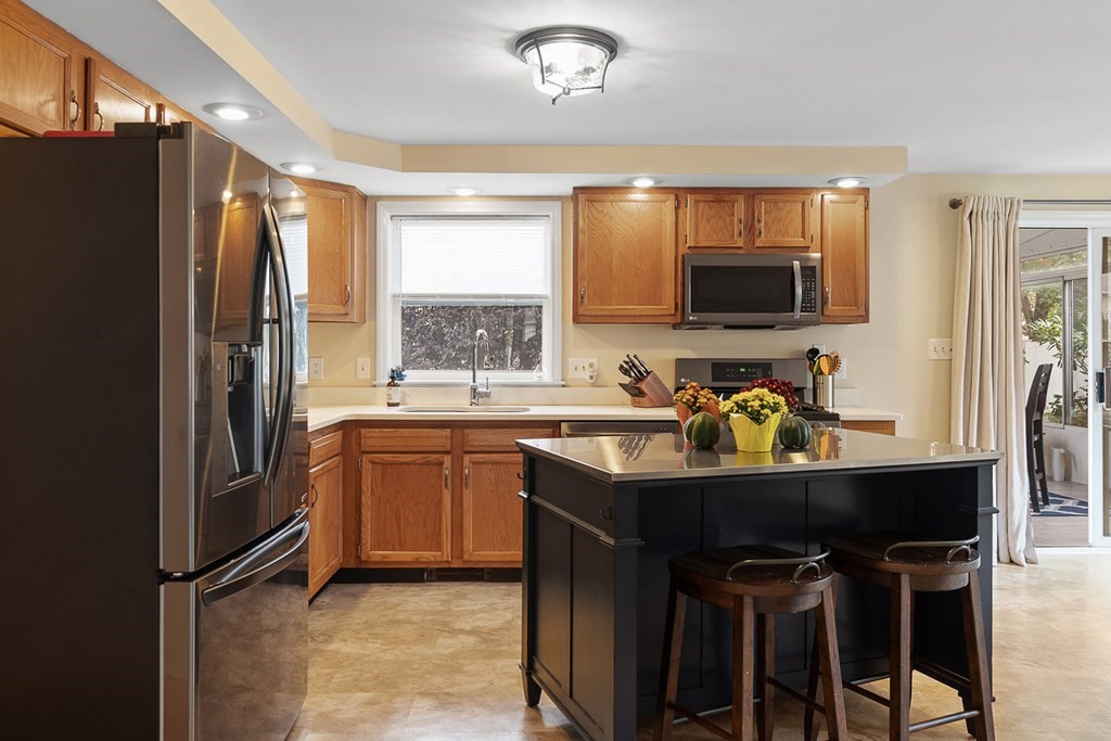 8 Bennetts Crossing Ayer, MA 01432 - Photo 8 of 36 Gallery Image 8