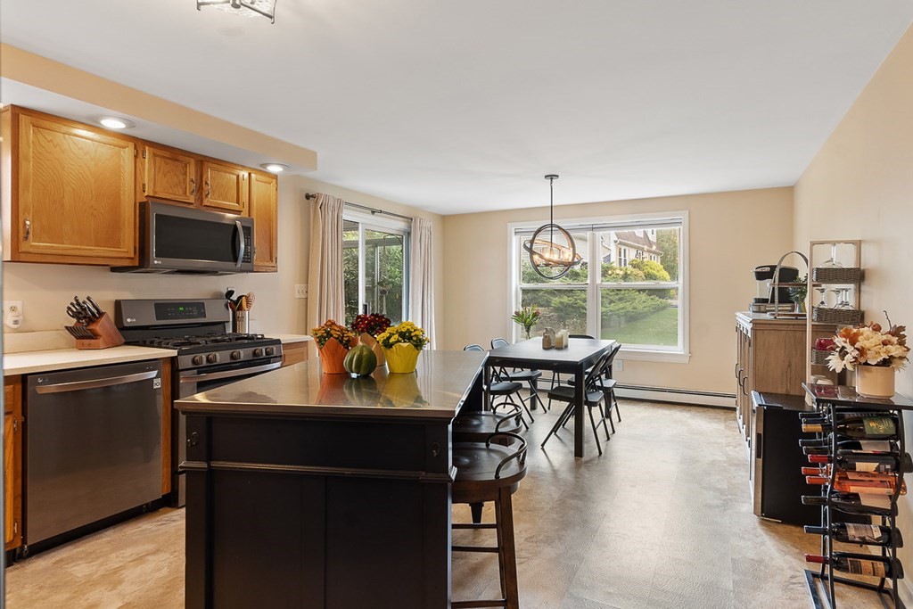 8 Bennetts Crossing Ayer, MA 01432 - Photo 10 of 36 Gallery Image 10