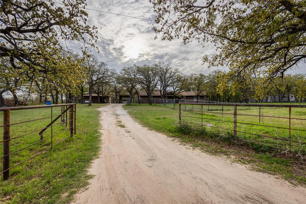 243 County Road 3851 Poolville, TX 76487 - Photo 5 of 34