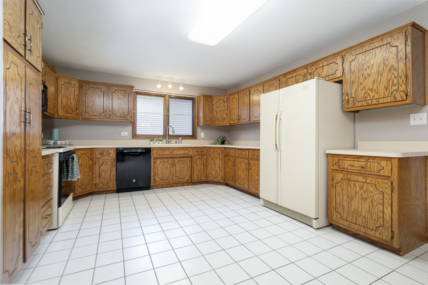 633 Poplar Avenue Romeoville, IL 60446 - Photo 6 of 33 Gallery Image 6