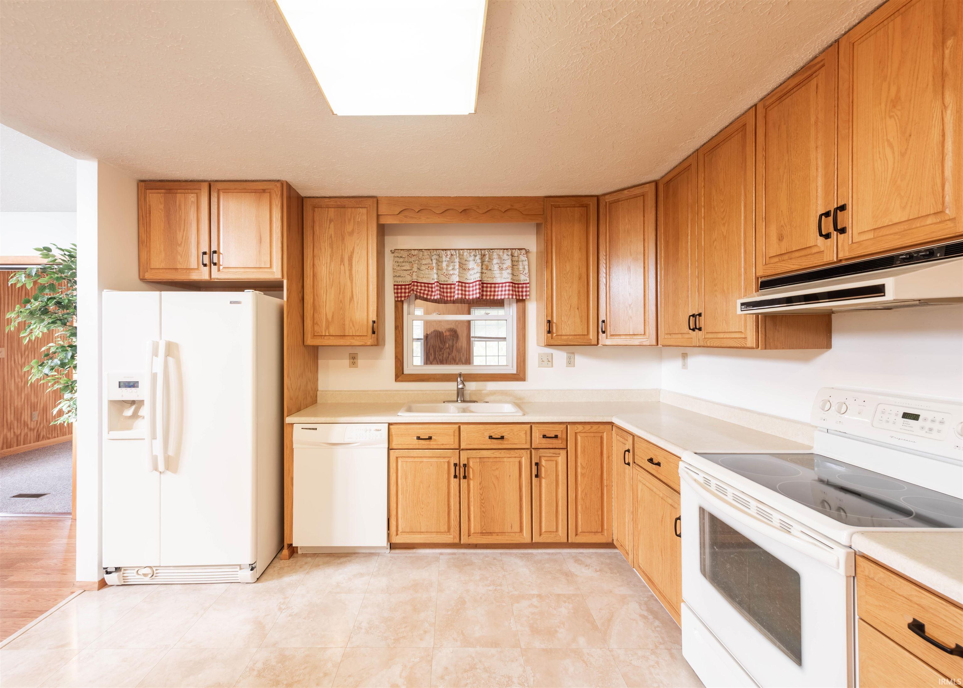 1600 South Weimer Road Bloomington, IN 47403 - Photo 11 of 34