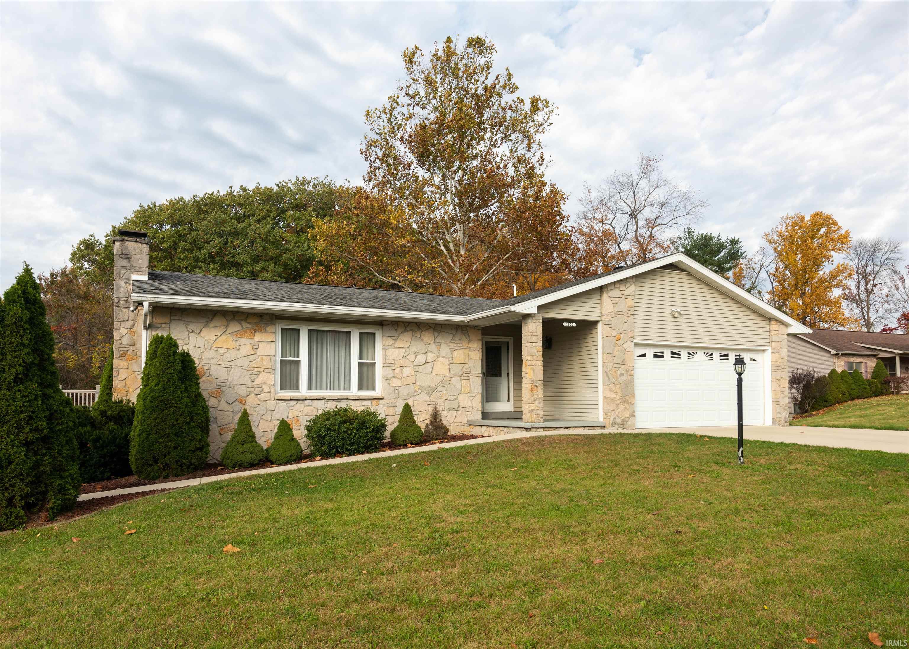 1600 South Weimer Road Bloomington, IN 47403 - Photo 2 of 34