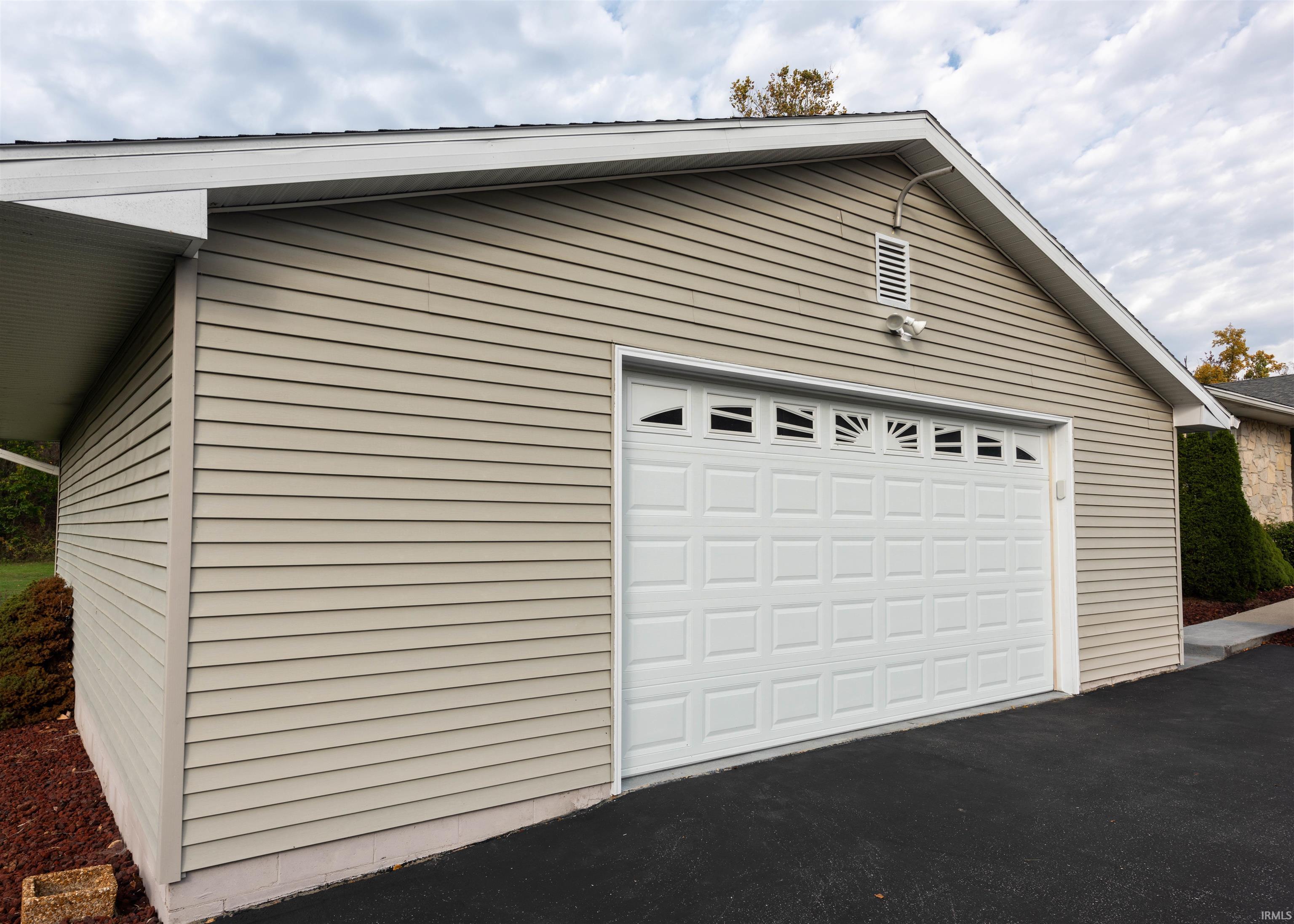 1600 South Weimer Road Bloomington, IN 47403 - Photo 29 of 34